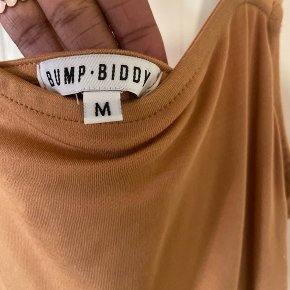 Asymmetrical short ruffle Maternity dress - Picture 5 of 5